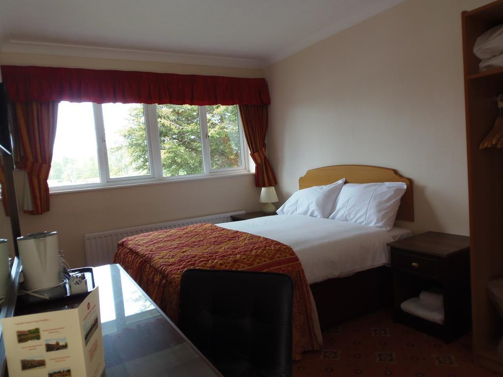 Lakeside Continental Hotel Camberley Luaran gambar