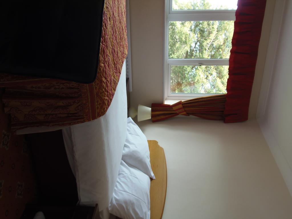 Lakeside Continental Hotel Camberley Luaran gambar