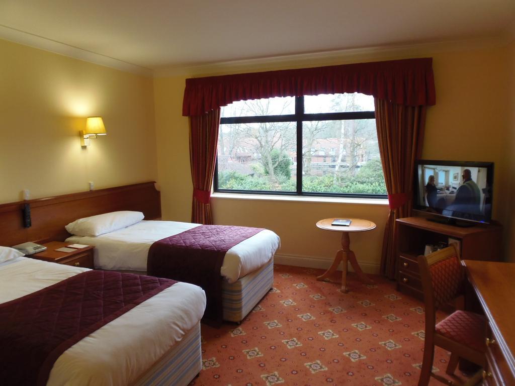Lakeside Continental Hotel Camberley Luaran gambar